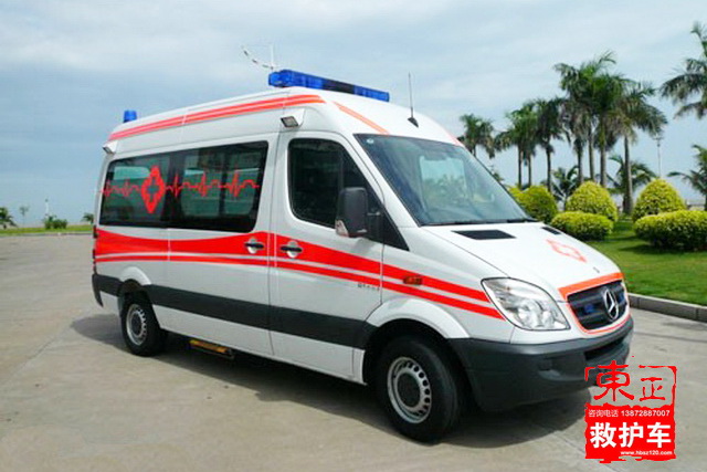 奔馳凌特監(jiān)護(hù)型柴油救護(hù)車(chē)