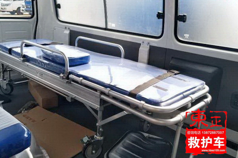 金杯小海獅高頂救護車原廠內飾圖2